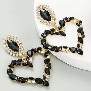 - 🖤Beautiful  Gold Tone Heart Earrings